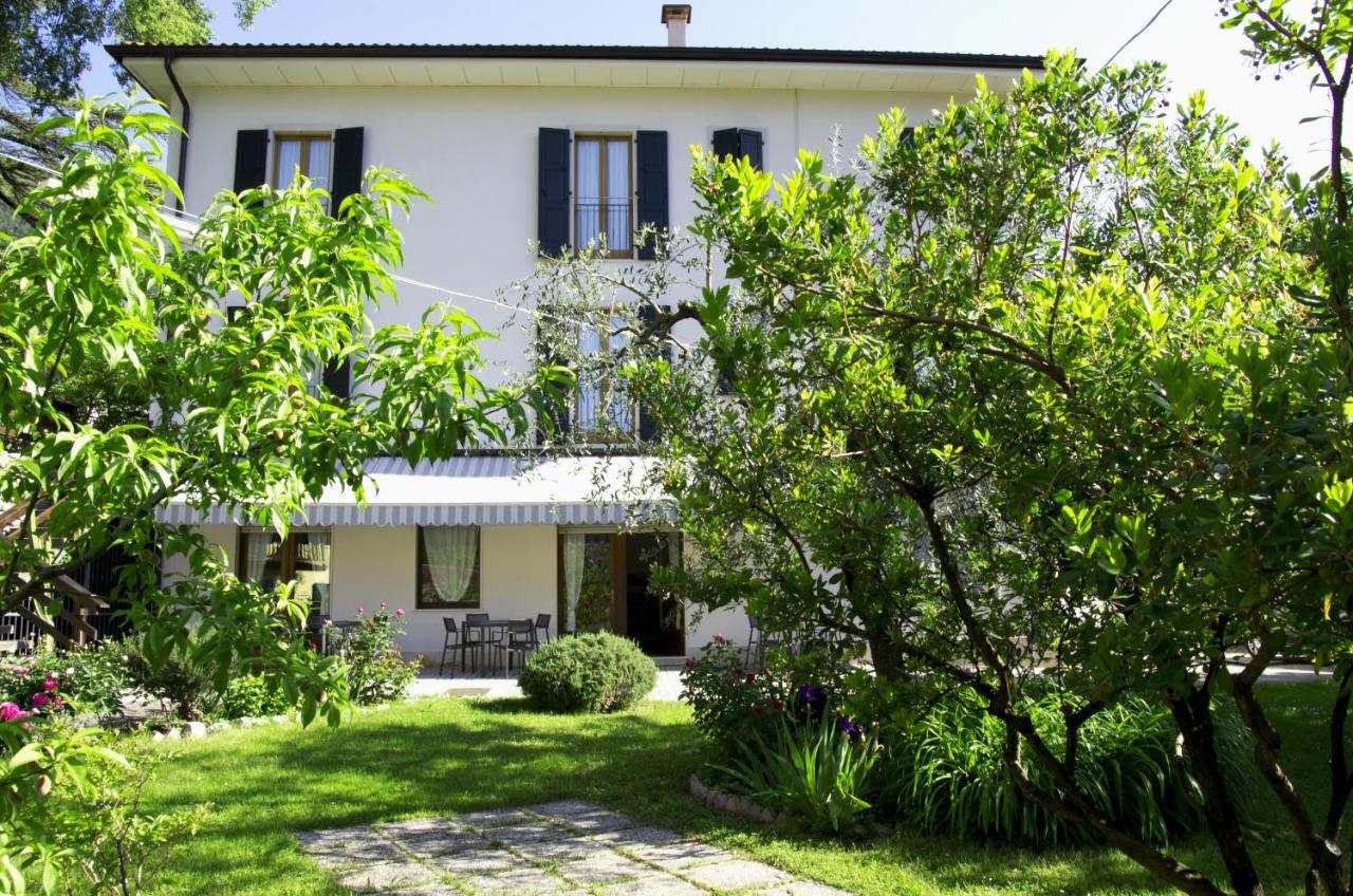 Hotel Garni Delle Rose Ceniga Exterior photo